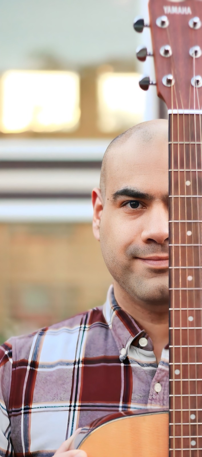 Edicson Morales - Guitarra